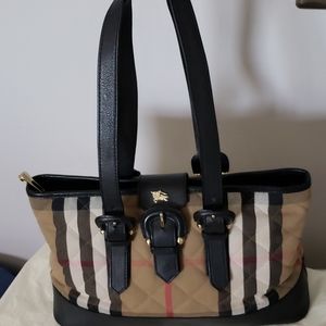 Burberry purse